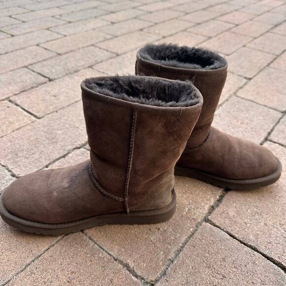 UGG Classic Short II Boots Chocolate Brown or Burnt Cedar Size US 8 - Picture 4 of 7
